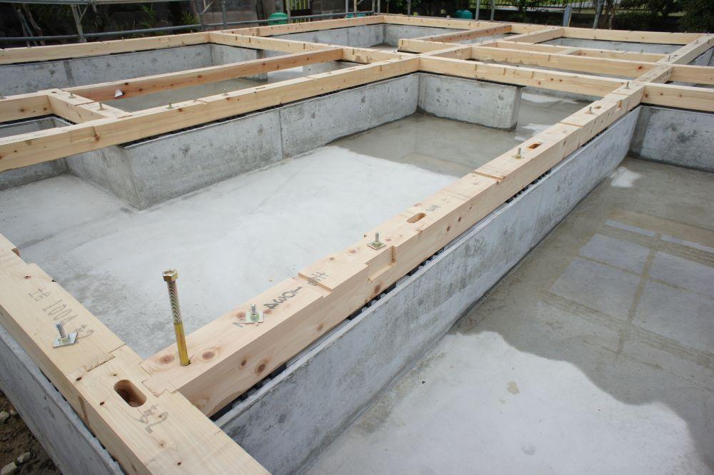 コンクリートで建築されている骨組み
